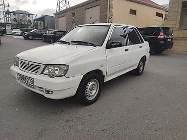 niva şini: Avtomobil: Sedanın kompakt sinfi Rəng: Ağ Kuzov: 4 qapılı sedan — 6