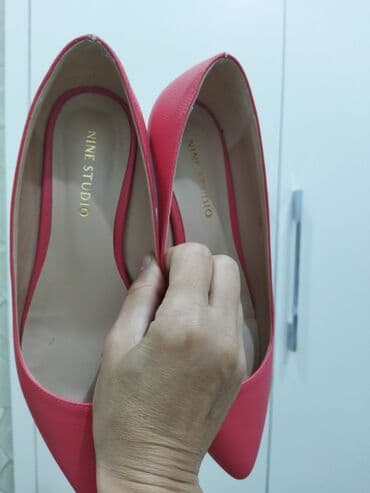 ayyaqabı: Ninewest ayaqqabilari hamısı yenidir. 36-37 olculerdir. temiz — 2