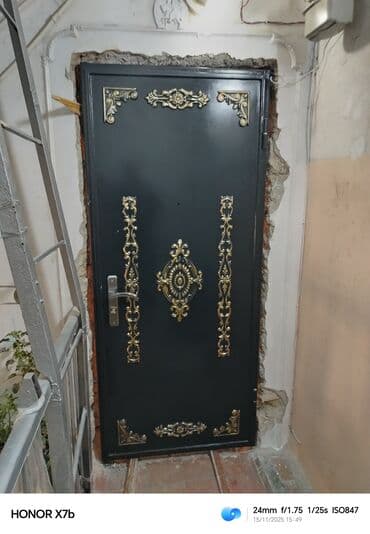 resotka qapilar: Satılır: Dəmir giriş qapısı (içdən MDF panel) Xüsusiyyətlər: - — 2