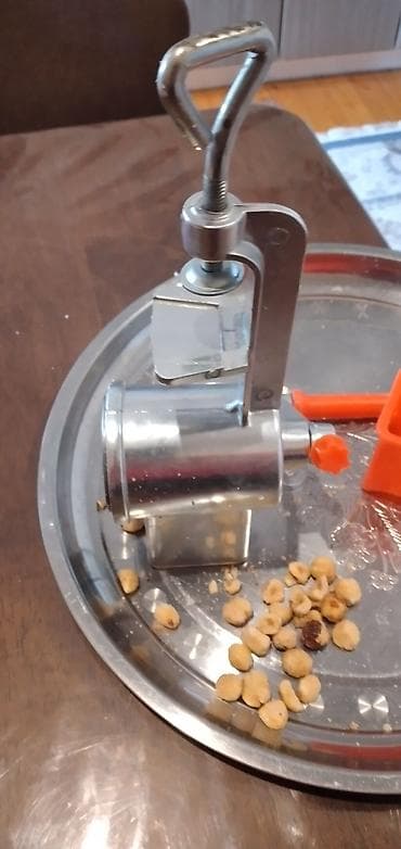 nikah sekilleri: Elivia JSW-160 – əl ilə işləyən qoz-fındıq üyüdən Məhsul təsviri: - — 2