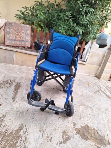 əlillər üçün araba: Elektrik təkərli oturacaq - Yığcam və qatlanan konstruktor — 4