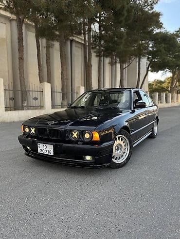 BMW 525: 2.5 l | 1995 il Sedan