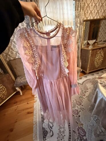 klassik qadın köynəkləri: Zərif dizaynlı, açıq çəhrayı rəngdə şifon don. - Parça: yüngül — 1