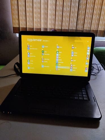 Apple MacBook: Dell noutbuk + HP naqilli siçan - Marka/model: Dell (15.6" ekranlı — 3