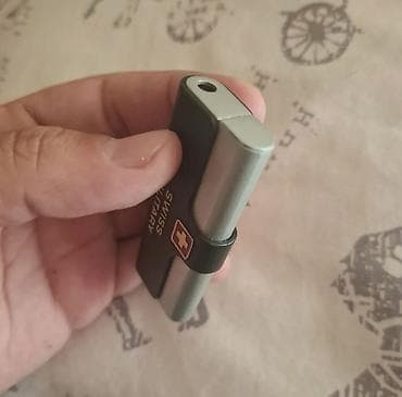 Digər aksesuarlar: Swiss Military daşınan siqaret alışqanı - Brend: Swiss Military - — 2