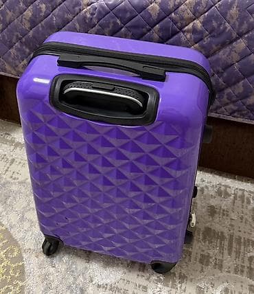 Çamadanlar: Benövşeyi çamadan orta ölçüde 1 defe istifade olunub satilir tecili 40 — 2