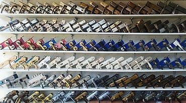 qaplar ev: Her növ qapi zamoklari bareller petleler mexanizmler rozetler ve.s — 2