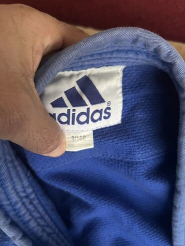 Adidas Kimano az islenib