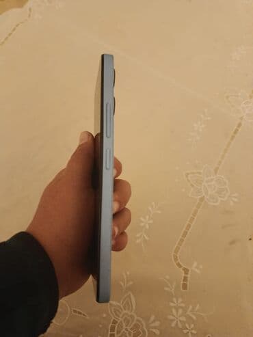 lazne kamere: Məhsul: Smartfon Xüsusiyyətlər və dizayn: - Sümükvari düz kənarlı — 4