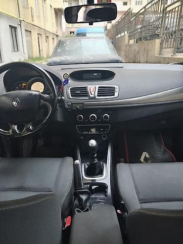 grand cherokee: Renault Megane: 1.5 l | 2010 il 341981 km Universal — 5