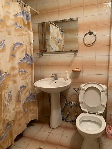 Гаражи: 28 may m yaxınlıgında Nizami küç. Azalın binasında 4/3, 2 otaglı — 1