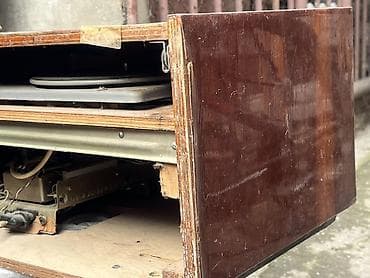 harley benton gitara: Retro radiola “Рекорд-314” (SSRİ istehsalı) Xüsusiyyətlər: - — 2