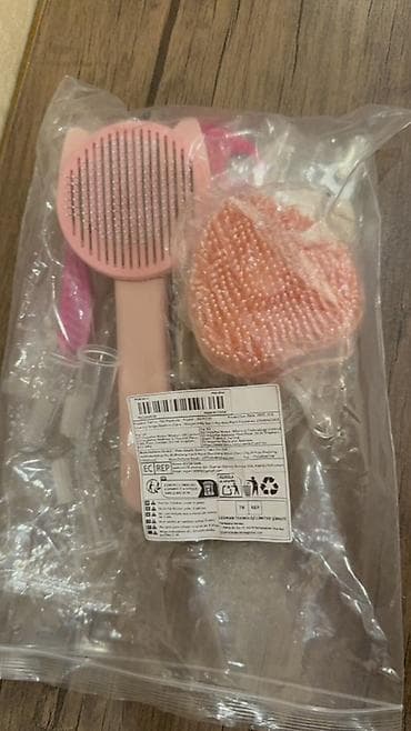 Yemlər: Ev heyvanları üçün baxım dəsti – 8 parça, çəhrayı rəng Dəst tərkibi — 4