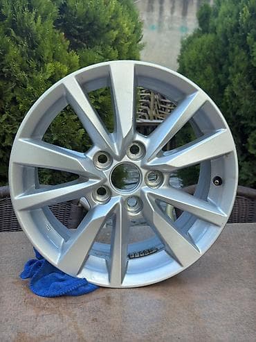 satisda olan traktorlar: Yeni Disk Toyota R 16, 5 Boltlu — 2