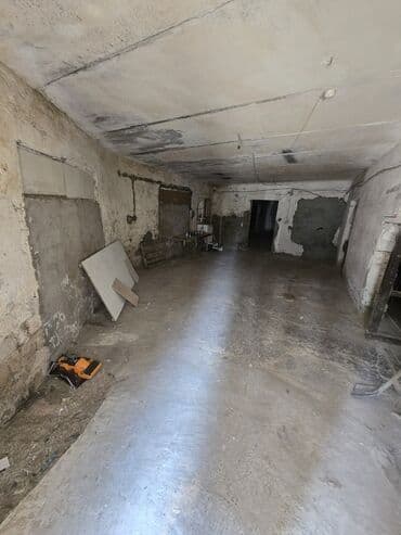 kiraye oteller bakida: Obyekt – bir neçə geniş otaqdan ibarət sahə. Xüsusiyyətlər: - Geniş — 6