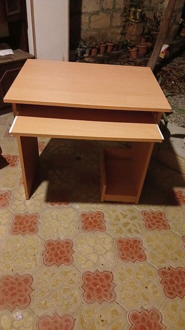стол из массива дерева: Yeni, İşçi üçün, Kvadrat masa — 1