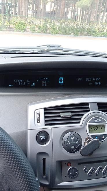 13 lük disk: Renault Grand Scénic, gümüşü rəngdə, 7 yerlik miniven. Xüsusiyyətlər — 5
