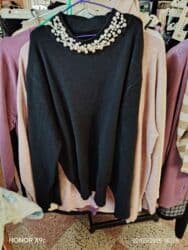 Dəstlər, kostyumlar: Zərif detalla qadın geyimləri dəsti - Qara trikotaj sviter: dairəvi — 1