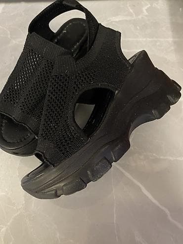 Qadın üçün toxuma üstlü idman tərzli sandal 37olcu - Rəng: qara - Üst