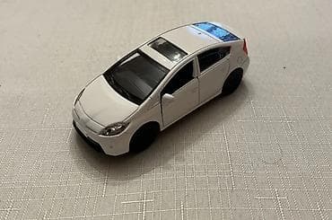 Ağ rəngli kiçik ölçülü oyuncaq avtomobil modeli - Korpus: ağ rəng — 1