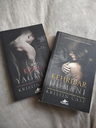 billie eilish: Məhsul: Kristin Cast – Kehribar Dumanı (1) və Kızıl Yağmur (2) – 2 — 5