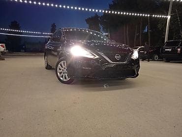 tesla model s: Nissan Sentra: 1.8 l | 2017 il Sedan — 5