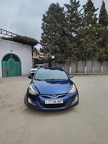 Hyundai Elantra: 1.8 l | 2015 il Sedan