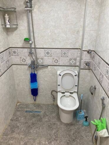 qobuda kirayə evlər: İnşaatçılar metrosunun yaxınlığında 5 mərtəbəli köhnə tikilinin 3 cü — 9