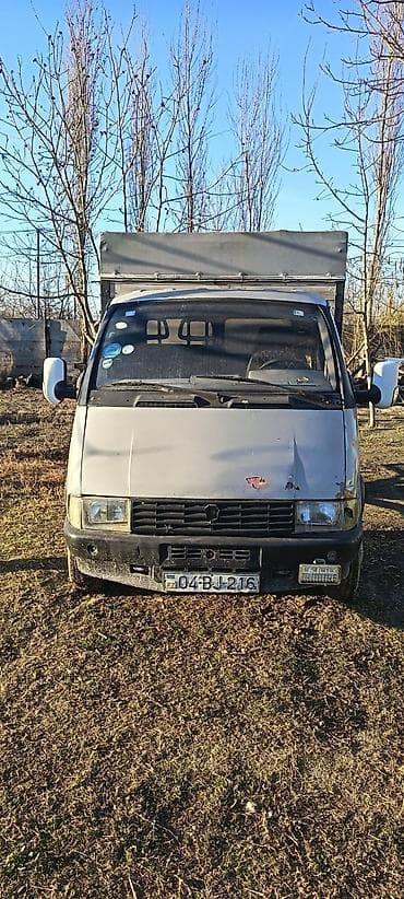 Yükdaşıma üçün praktiki qapalı kuzovlu kiçik yük avtomobili. - — 5