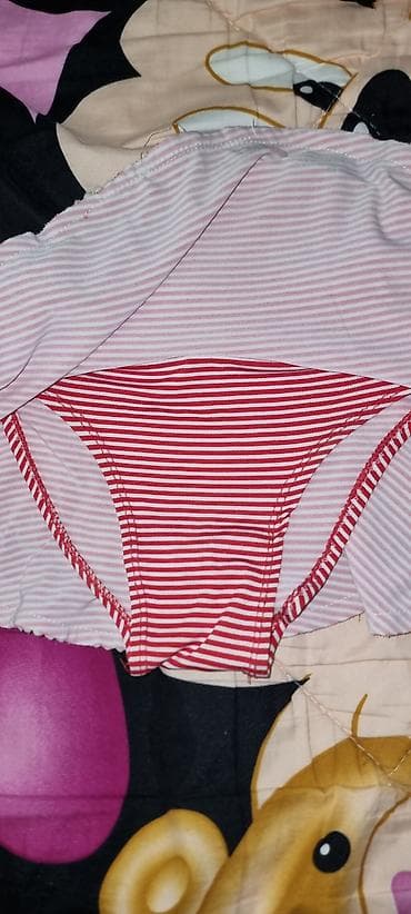 uşaqlar ucun şort və mayka dəstləri: Uşaq üçün iki hissəli üzgüçülük dəsti 8-9 yaşa - Model: qırmızı-ağ — 2