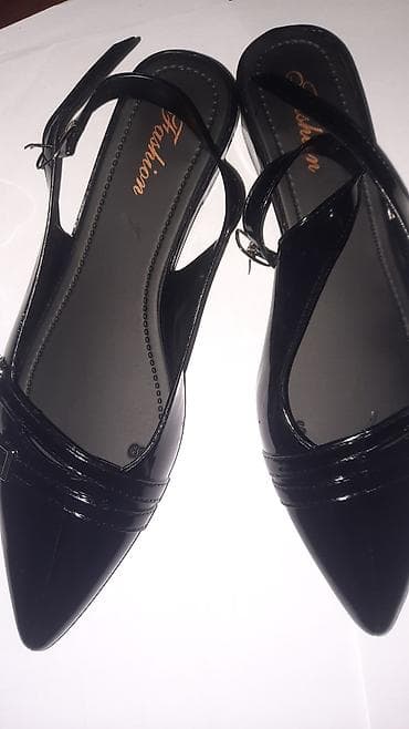 женские туфли с открытой пяткой: Qadın ayaqqabısı –qara və qırmızı rəng, parlaq lak örtüklü, sivri — 5