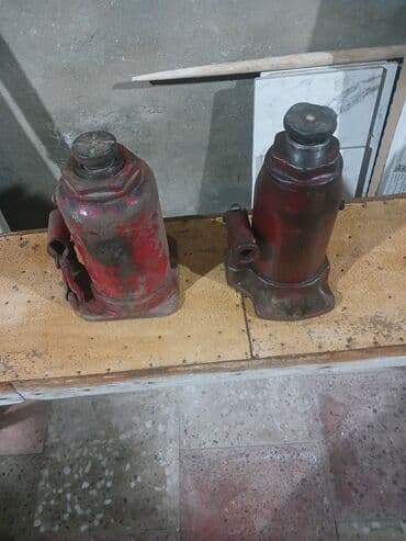 авто ремни: Məhsul: Hidravlik “butulka” tipli domkratlar (2 ədəd) Təsvir: - — 2