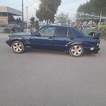 tap az mercedes 190: Mercedes-Benz 190 (W201): 2.5 l | 1993 il Sedan — 7