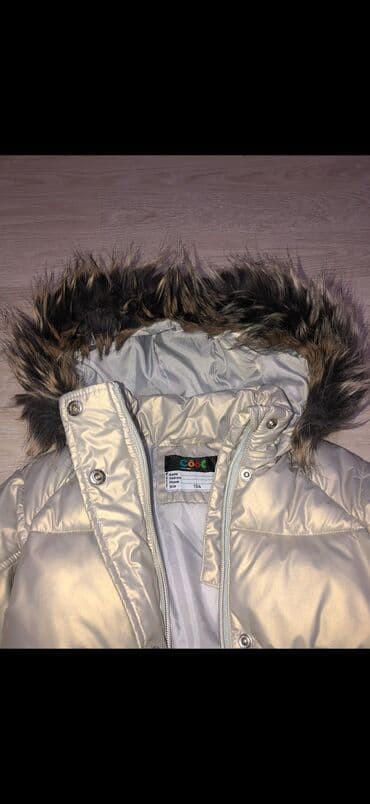 детская парка: Детская куртка в отличном состоянии.Очень тёплая,покупали в России — 2