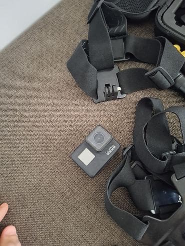 su popası: GoPro HERO7Black action kamera + aksesuar seti Məzmun: - GoPro HERO7 — 1