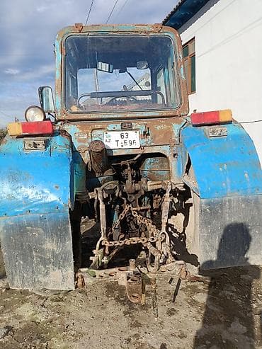 tekerli araba: MTZ Belarus təkərli traktor - Korpus: klassik mavi kabinəli Belarus — 4