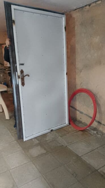 iran peçləri qiyməti: Seyf qapi Yenidir 205/1m Çerçivesi aşibkasi ve zamoku.Qiymet 220 azn — 2