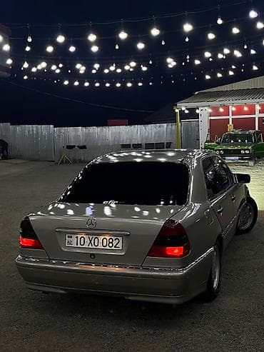 jiquli matoru: Mercedes-Benz C-Class: 1.8 l | 1994 il Sedan — 2