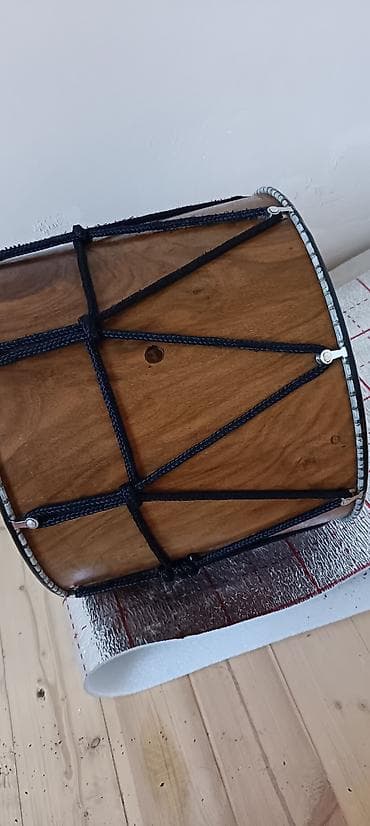 Qoz nağara oyma - Korpus: cilalı təbii ağac, möhkəm və rezonanslı