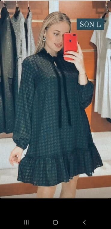 Satilir. Teze kimidir. Don bir defe geyinilib. 175 manata alinib. Qisa