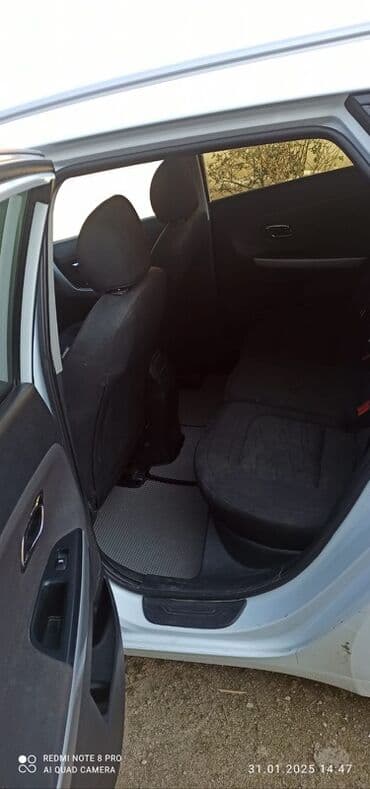 фольксваген т4 дизель: Kia Cee’d SW (ağ rəng, universal kuzov) - Kuzov: 5 qapılı universal — 5