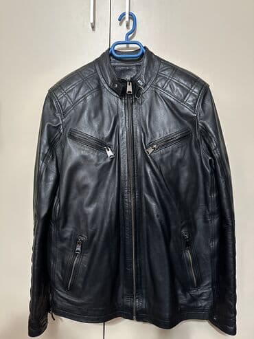 Temiz koja kurtka 650azn alinib teze kimidir. Az geyinilib. Kojasi en