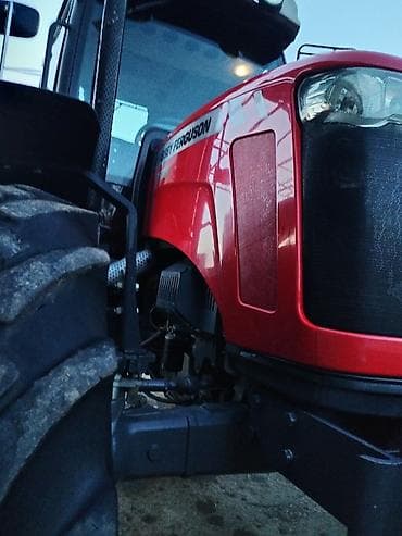 2107 arxa stoplar: Massey Ferguson traktor - Güclü ön ox və iri protektorlu təkərlər – — 2