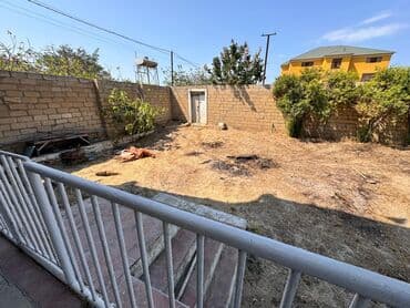 sahil qəsəbəsində evlər: Bağ evi – geniş həyət və teraslı - İki mərtəbəli ev, açıq eyvan və — 12