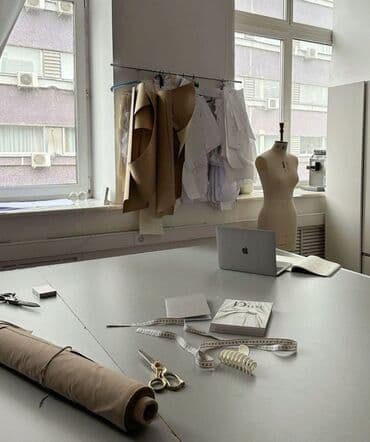 Административный персонал: Derzi axtarılır — sabit maaş, işdən razı qalındıqda artım. 🔹 Təklif — 1