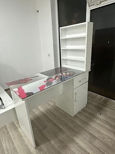 Düz masa, Siyirməli, Polkalı, Şüşə, Kredit yoxdur