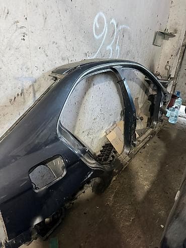 Ehtiyat hissələri: W204 sağ sol bez kaaska cutu 900 azn — 2