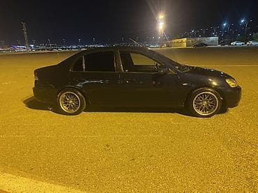 klas 6: Honda Civic: 1.6 l | 2003 il Sedan — 4