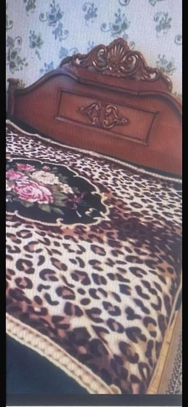 Qorka kravat Çarpayı ve demiri birlikte satılır Matras yoxdur!!!!!!