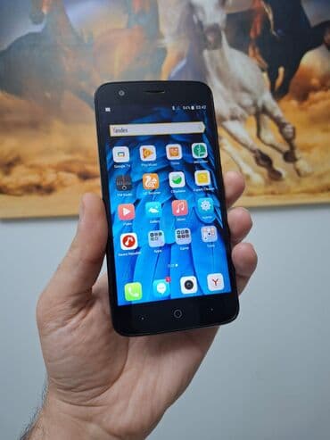 90 fps veren telefon: ZTE Blade V8 Lite, 16 GB, rəng - Göy, Barmaq izi — 2